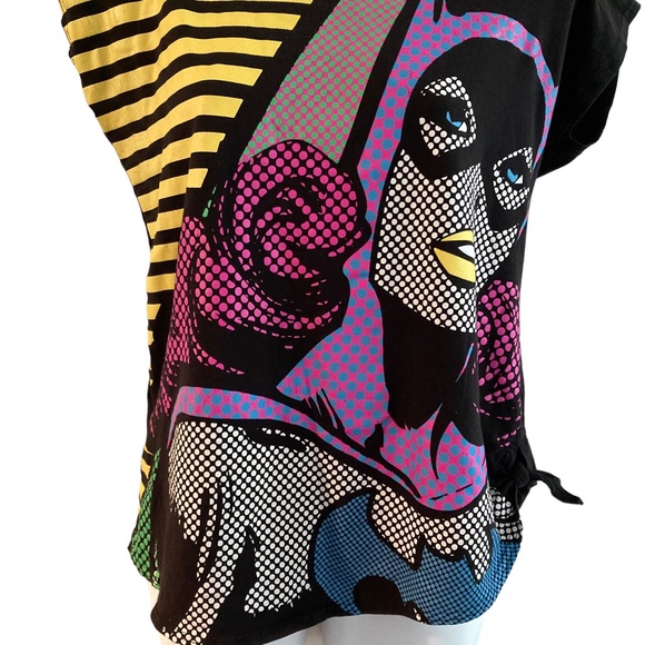 Justice League Vintage Batgirl Tee - Picture 4 of 11